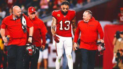 Buccaneers WR Mike Evans leaves game vs. Ravens with hamstring injury