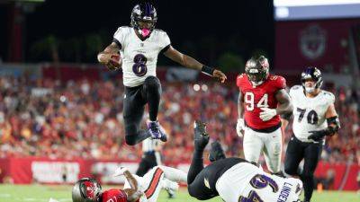 Lamar Jackson, Ravens overpower Buccaneers in MNF win - ESPN