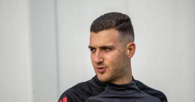 Diogo Dalot in Man United team news hint for Fenerbahce as Erik Ten Hag faces huge decision