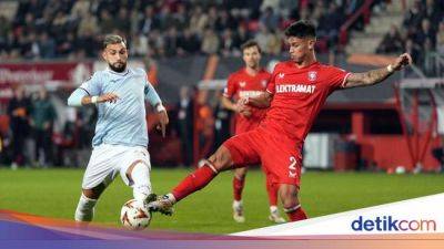 Matias Vecino - Mees Hilgers - Liga Europa - Europa Di-Liga - Gustav Isaksen - Twente Vs Lazio: Mees Hilgers cs Tumbang 0-2 - sport.detik.com