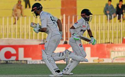 Pakistan vs England 3rd Test Day 2 Live Score Updates