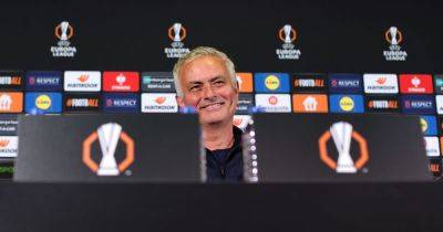 Jose Mourinho gives fascinating tactical breakdown of Manchester United strikers Zirkzee and Hojlund