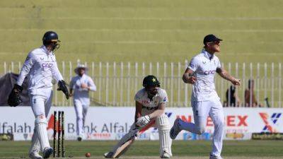 Cricket–Rehan takes three as England reduce Pakistan to 187-7