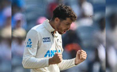 Mitchell Santner Takes Career-Best 7-Fer, New Zealand Stretch Lead Over India To 301