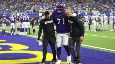 Source -- Vikings LT Christian Darrisaw out remainder of season - ESPN