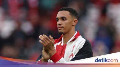 Franz Beckenbauer - Fabio Cannavaro - Trent Alexander-Arnold - Timnas Inggris - Ambisi Trent Alexander-Arnold: Raih Ballon d'Or! - sport.detik.com - Liverpool