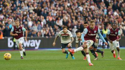 Christian Eriksen - Bruno Fernandes - West Ham - Diogo Dalot - Danny Ings - Matthijs De-Ligt - Jarrod Bowen - Alejandro Garnacho - Man United - Edson Alvarez - Controversial Jarrod Bowen penalty allows Hammers to add to Man United woes - rte.ie