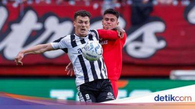 Mees Hilgers - Sam Lammers - Italia Di-Liga - Indonesian Abroad: Mees Hilgers Cetak Gol, Twente Menang 4-0 - sport.detik.com - Indonesia