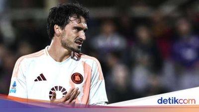 Debut Horor Mats Hummels: Gol Bunuh Diri, Roma Dibantai