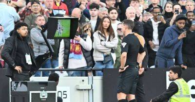 Michael Oliver - Darren Fletcher - Julen Lopetegui - Danny Ings - Matthijs De-Ligt - Jarrod Bowen - David Coote - Manchester United receive new referee VAR penalty verdict as damning PGMOL point made - manchestereveningnews.co.uk