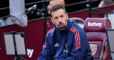 I saw Ruud van Nistelrooy do three things that make him perfect for Man United job amid Ten Hag axe