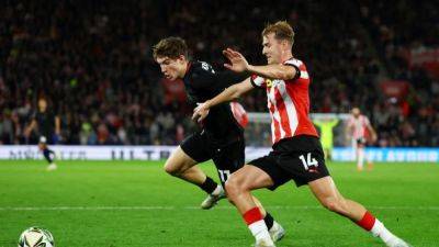 Saints edge Stoke 3-2, Brentford win shootout to reach League Cup quarters