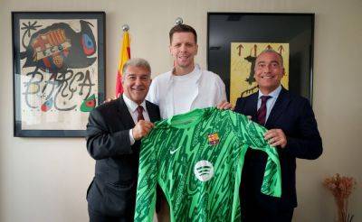 Barcelona Lure Goalkeeper Wojciech Szczesny Out Of Retirement