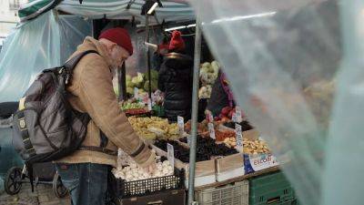 Poland reopens discussion on Sunday trading as consumers call for an extra shopping day