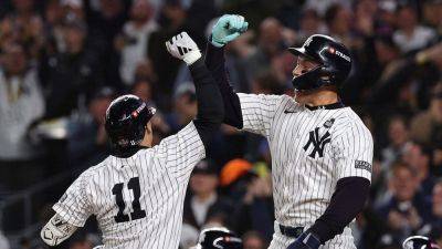 Yankees break out with 11 runs, take Game 4 of World Series - ESPN