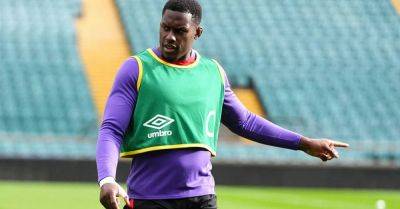 Maro Itoje confident there is ‘no divide’ in England squad over enhanced deals