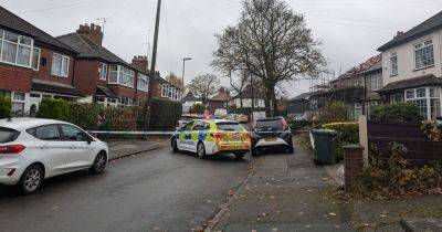 Man found dead as police shut off street