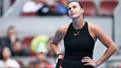 Aryna Sabalenka streak ended by Karolina Muchova at China Open, Iga Swiatek splits from coach