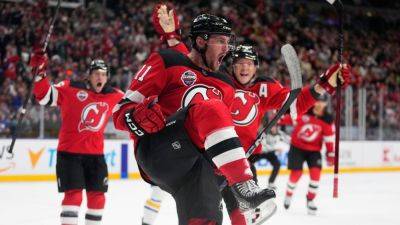 Devils top Sabres 4-1 in NHL regular-season opener in Prague - ESPN