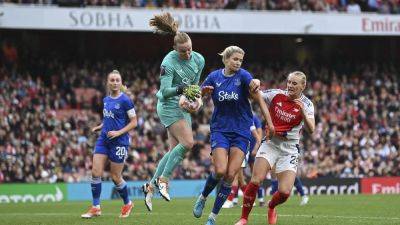 Women's Super League wrap: Courtney Brosnan keeps Arsenal at bay in Emirates Stadium draw