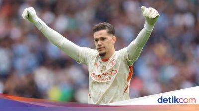 Ederson Bertahan di City karena Tidak Ada yang Mampu Menebusnya