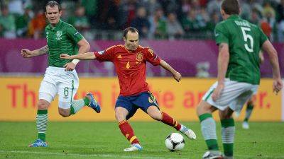 Andres Iniesta hangs up boots after 22-year career in football