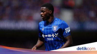 Eks Bek MU Nyaris Kehilangan Jari Saat Sedang Cuci Piring