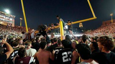 Night vision view from helicopter gives wild perspective of viral Vanderbilt celebration with goalpost - foxnews.com - state Tennessee - state Alabama