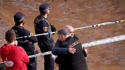 Spain floods: Death toll surpasses 150 as more soldiers join rescue efforts