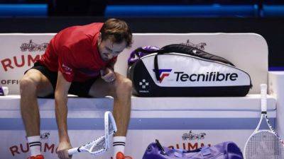 Fritz off to winning start at ATP Finals after Medvedev meltdown