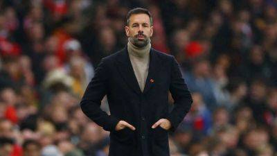 Van Nistelrooy leaves Manchester United after Amorim's arrival