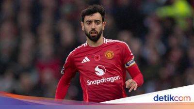 Bruno Fernandes - Diogo Dalot - Salut! Bruno Fernandes Tolong Penumpang Pingsan di Pesawat - sport.detik.com - Portugal