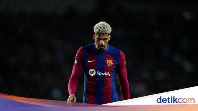 Ronald Araújo - Soal Kontrak Baru De Jong & Araujo, Barcelona: Kembali ke Pemainnya - sport.detik.com