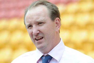 Bill Beaumont - Australia's Brett Robinson elected new World Rugby chairman - news24.com - France - Italy - Australia