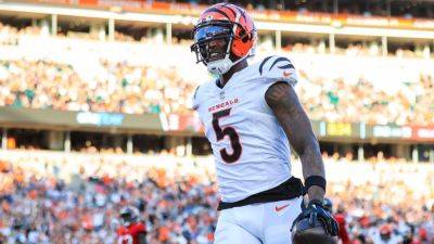 Bengals' Tee Higgins set to play, all smiles after 3 weeks out - ESPN