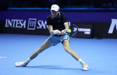 Sinner turns aside Fritz to close in on ATP Finals last four