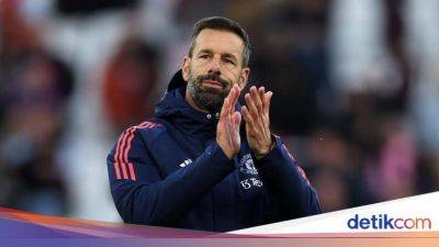 Tinggalkan MU, Nistelrooy Ngelamar ke Klub Ini