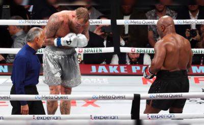 Jake Paul Goes Easy On Mike Tyson, Wins Hearts With This Wholesome Gesture Midmatch