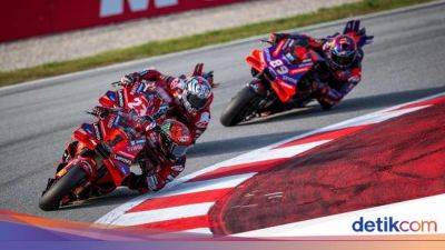 MotoGP Barcelona: Balapan Setengah Jalan, Bagnaia Diburu Marc Marquez