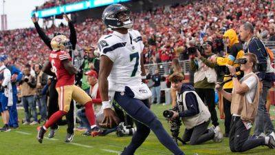 'Dynamite' Geno Smith leads Seahawks to win over 49ers - ESPN
