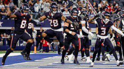 Joe Mixon - Joe Mixon scores 3 TDs as Texans O-line steps up to 'challenge' - ESPN - espn.com - state Texas - county Arlington - county Foster