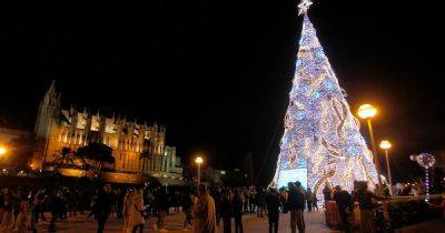 Tourists issued warning over 'darker side' of Spanish holiday hotspot at Christmas