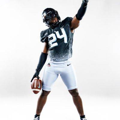UCF's 'Mission VIII' threads lead Week 10 college football uniforms - ESPN