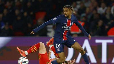 PSG beat 10-man Lens 1-0 to extend Ligue 1 lead