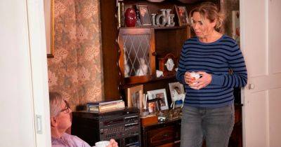 Coronation Street star sparks exit fears as they think she 'kills' soap legend