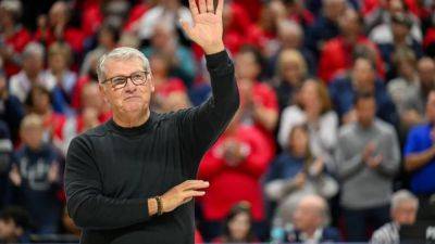 UConn's Geno Auriemma becomes all-time winningest D-I coach