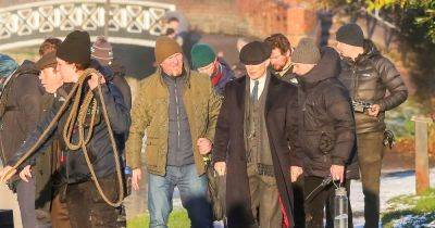 Cillian Murphy spotted filming Peaky Blinders movie along canal in Dudley - manchestereveningnews.co.uk - Ireland - county Bryan