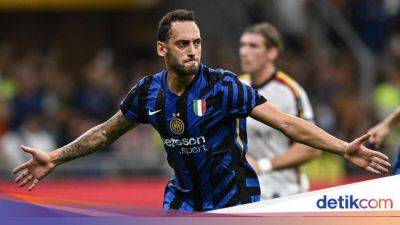 Martin Zubimendi - Hakan Calhanoglu - Tijjani Reijnders - 5 Kandidat Pengganti Rodri di City Sejauh Ini - sport.detik.com