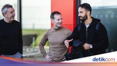 Paul Pogba - Jadon Sancho - Dan Ashworth - Harry Maguire - Donny Van-De-Beek - Angel Di-Maria - Ruben Amorim - Jim Ratcliffe - Jason Wilcox - Amorim Ingin Punya Posisi Kuat dalam Perekrutan Pemain MU - sport.detik.com