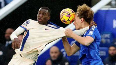 Chelsea hold on to beat Leicester despite Madueke mishap